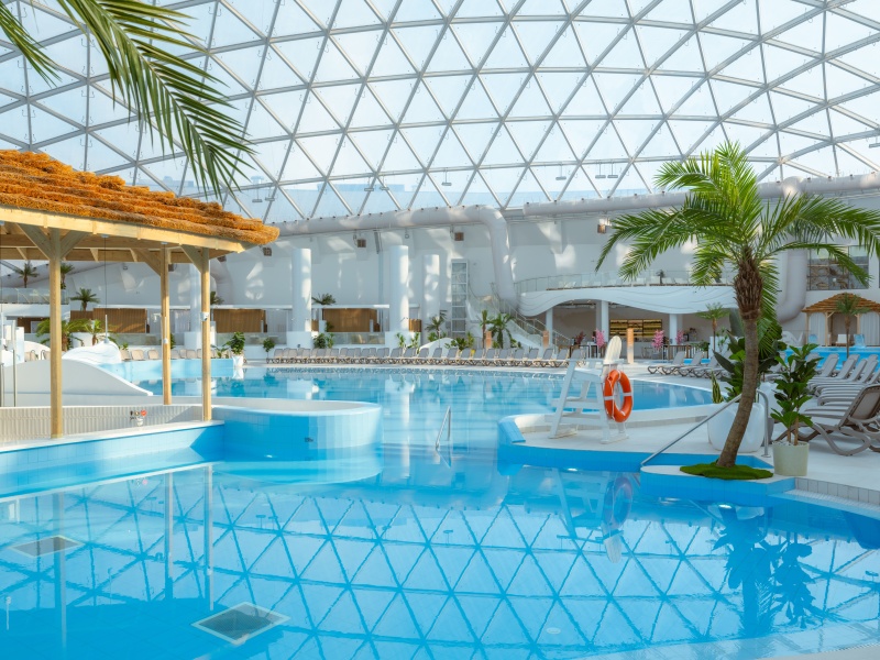 Бассейн и мокрый бар / Wet Bar pool