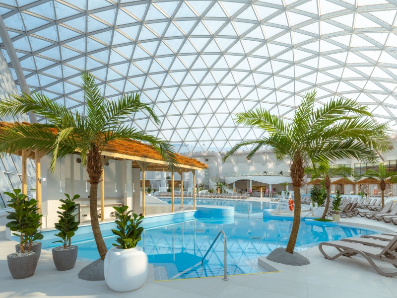 Бассейн и мокрый бар / Wet Bar pool